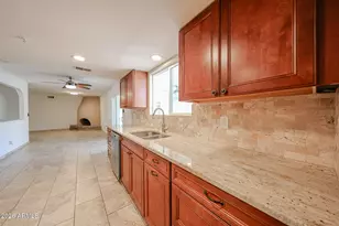 10624 N 25th St, Phoenix, AZ 85028 - Photo 15