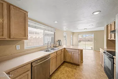 5031 W Oraibi Drive, Glendale, AZ 85308 - Photo 9