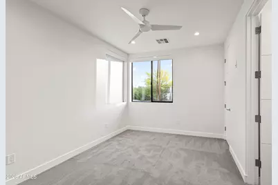 4414 E Vermont Avenue S, Phoenix, AZ 85018 - Photo 27