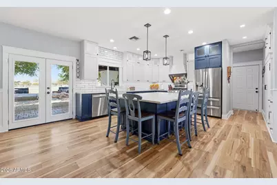 2076 E Willis Road, Gilbert, AZ 85297 - Photo 11