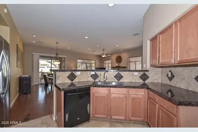 2116 E Beautiful Lane, Phoenix, AZ 85042 - Photo 11