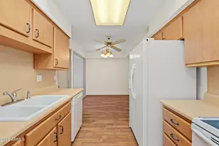 13066 N 100th Ave, Sun City, AZ 85351 - Photo 11