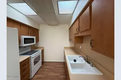 13066 N 100th Avenue, Sun City, AZ 85351 - Photo 11