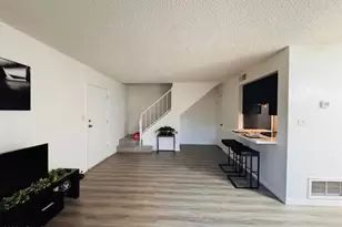 3221 W Royal Palm Road W, Phoenix, AZ 85051 - Photo 9