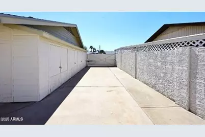 2808 E Lupine Avenue E, Phoenix, AZ 85028 - Photo 31