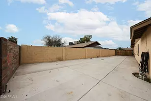 6608 W Mercer Ln, Glendale, AZ 85304 - Photo 37
