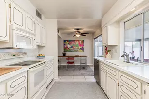 10441 W Burns Dr, Sun City, AZ 85351 - Photo 3