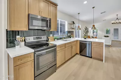 2642 E Hartford Avenue, Phoenix, AZ 85032 - Photo 11