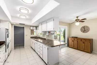 15666 N Lakeforest Drive, Sun City, AZ 85351 - Photo 11