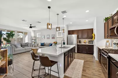 9440 W Willow Bend Lane, Phoenix, AZ 85037 - Photo 11