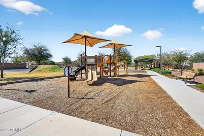 9440 W Willow Bend Lane, Phoenix, AZ 85037 - Photo 47