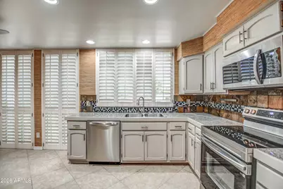 8647 E Devonshire Avenue, Scottsdale, AZ 85251 - Photo 23