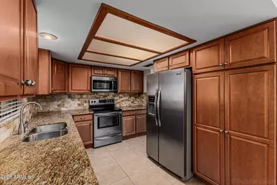 9707 W Kerry Lane, Peoria, AZ 85382 - Photo 11