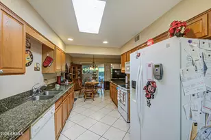 10022 W Kingswood Cir, Sun City, AZ 85351 - Photo 17