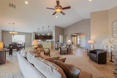 66 S Laura Lane, Casa Grande, AZ 85194 - Photo 17