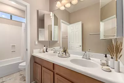 10438 E Knowles Avenue, Mesa, AZ 85209 - Photo 11