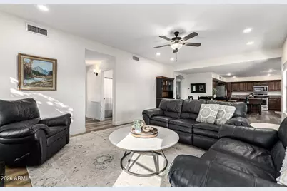 1015 E Liberty Lane, Gilbert, AZ 85296 - Photo 9