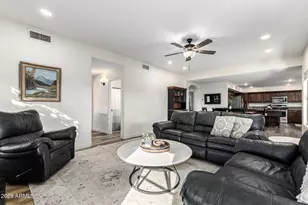 1015 E Liberty Ln, Gilbert, AZ 85296 - Photo 9