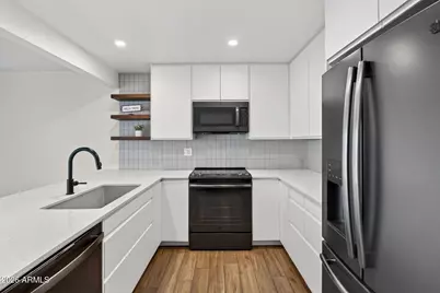 3416 N 44th Street #62, Phoenix, AZ 85018 - Photo 1