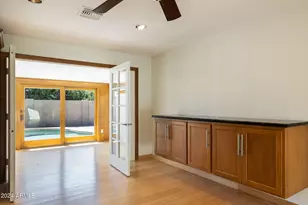 8643 E Sandalwood Dr, Scottsdale, AZ 85250 - Photo 17