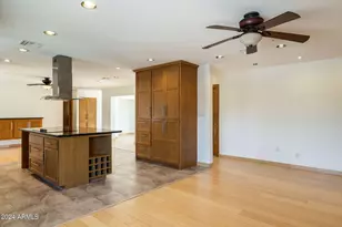 8643 E Sandalwood Dr, Scottsdale, AZ 85250 - Photo 15