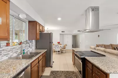 10026 W Riviera Drive, Sun City, AZ 85351 - Photo 5