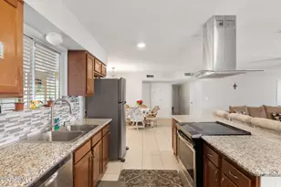 10026 W Riviera Dr, Sun City, AZ 85351 - Photo 5