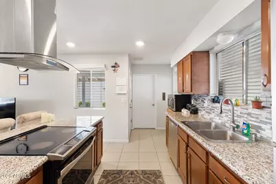 10026 W Riviera Drive, Sun City, AZ 85351 - Photo 25