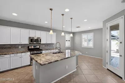 2138 W Ian Drive, Phoenix, AZ 85041 - Photo 5