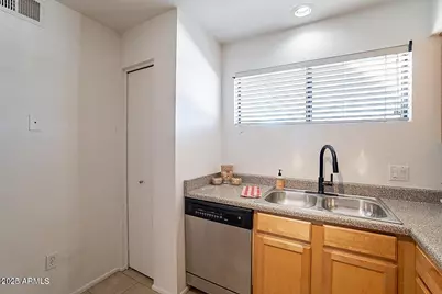 11640 N 51st Avenue #248, Glendale, AZ 85304 - Photo 9