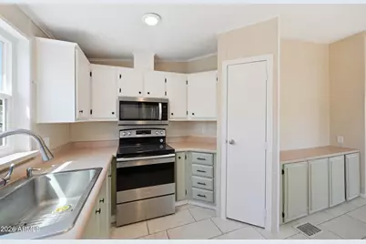 6501 S Oakmont Drive, Chandler, AZ 85249 - Photo 13