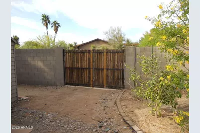 15821 N 9th Place, Phoenix, AZ 85022 - Photo 23