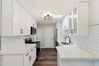 10002 W Tarrytown Avenue, Sun City, AZ 85351 - Photo 9