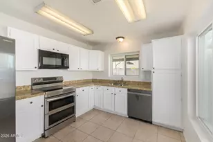 5252 N 102nd Ave, Glendale, AZ 85307 - Photo 3