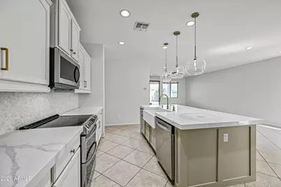 23862 W Gibson Lane, Buckeye, AZ 85326 - Photo 15