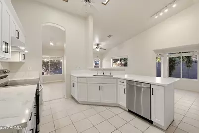 814 E Stanford Avenue, Gilbert, AZ 85234 - Photo 5