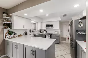 10018 E Watford Way, Sun Lakes, AZ 85248 - Photo 11