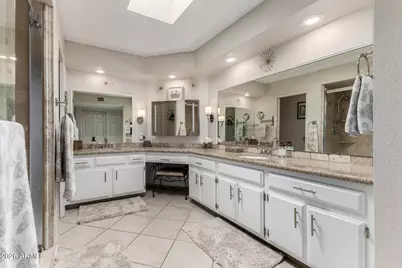 10018 E Watford Way, Sun Lakes, AZ 85248 - Photo 17