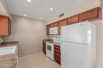 10214 W Burns Drive, Sun City, AZ 85351 - Photo 13