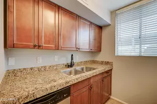 4204 N 38th St, Phoenix, AZ 85018 - Photo 9