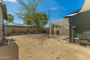 2034 N Mitchell St, Phoenix, AZ 85006 - Photo 25