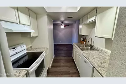4211 E Palm Lane #Unit 202, Phoenix, AZ 85008 - Photo 7