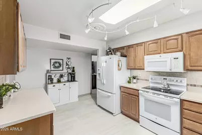 9227 W Meadow Hills Drive, Sun City, AZ 85351 - Photo 15