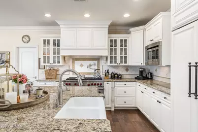 3915 N 54th Way, Phoenix, AZ 85018 - Photo 13