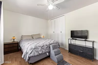 11035 W Oakmont Drive, Sun City, AZ 85351 - Photo 17