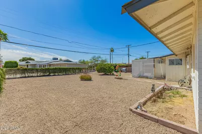 11035 W Oakmont Drive, Sun City, AZ 85351 - Photo 31