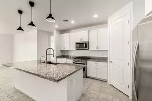 17359 W Sunnyslope Ln, Waddell, AZ 85355 - Photo 9