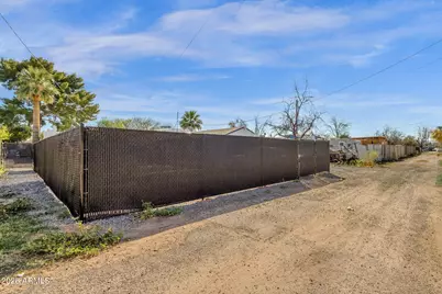 2126 N 25th Place, Phoenix, AZ 85008 - Photo 39