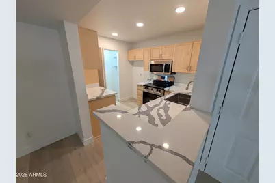 1880 E Morten Avenue #101, Phoenix, AZ 85020 - Photo 5
