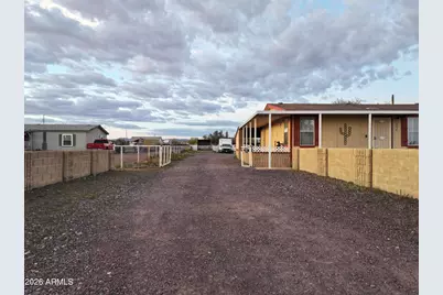 16634 W Gloria Lane, Surprise, AZ 85387 - Photo 3